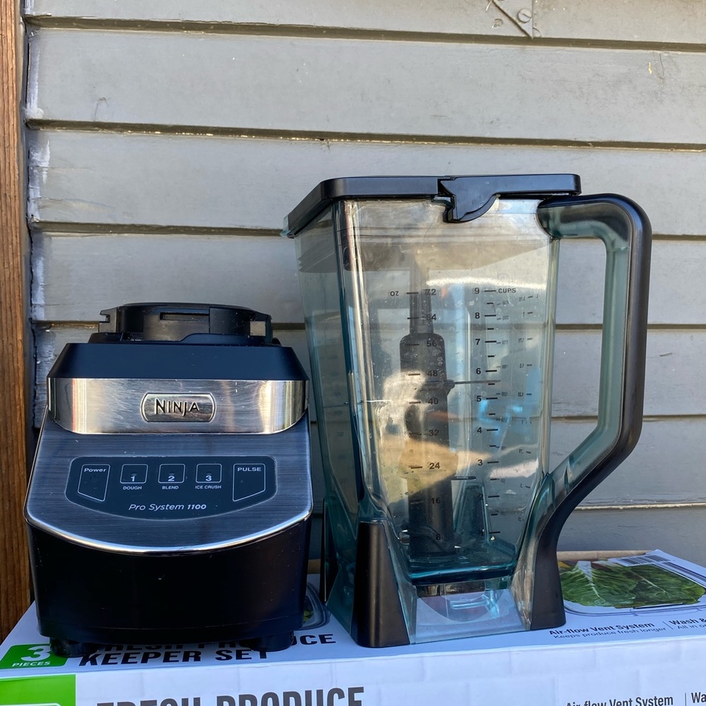 Ninja Blender pack w/ beater for bread making.